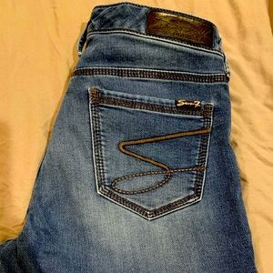 Size 6 Skinny Jeans Seven7